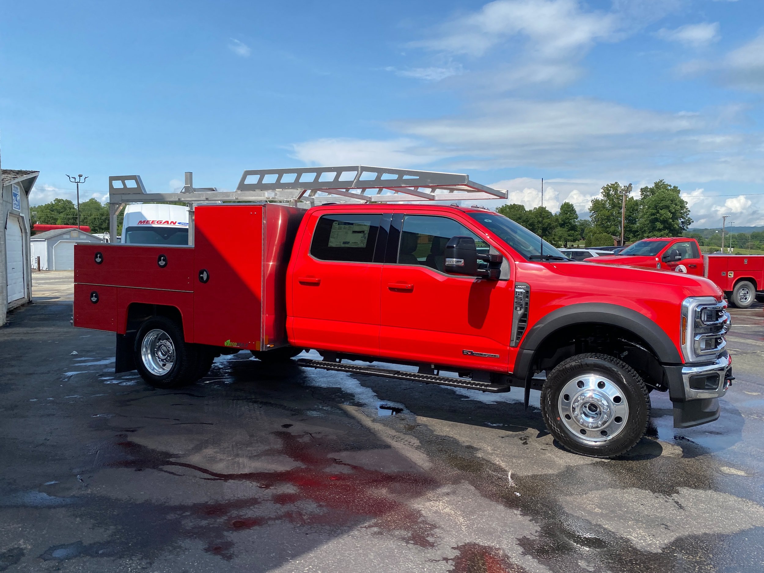 New 2026 Ford F550 4x4 Crew Cab image 13