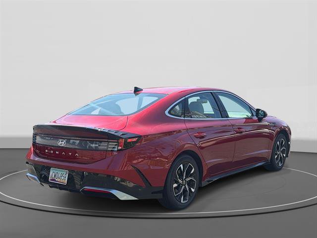 Used 2025 Hyundai Sonata SEL FWD image 4