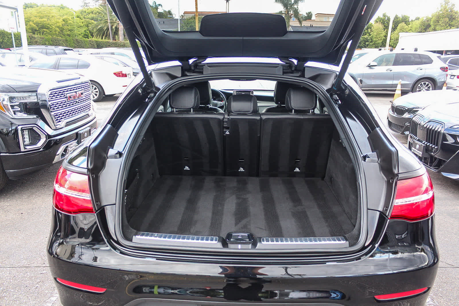 Used 2019 Mercedes-Benz GLC 300 4MATIC Coupe image 27
