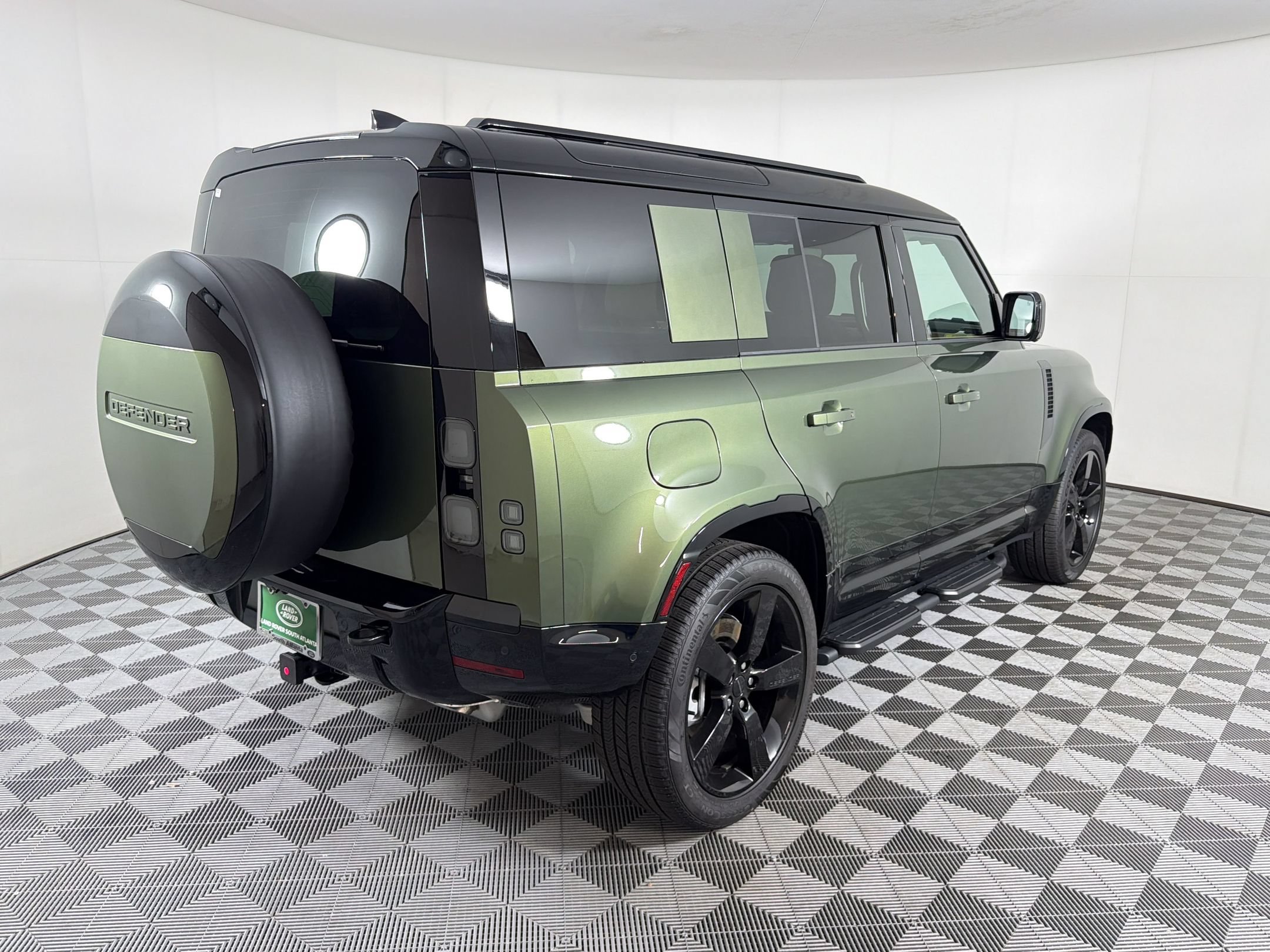 New 2026 Land Rover Defender 110 X-Dynamic SE AWD/4WD image 9