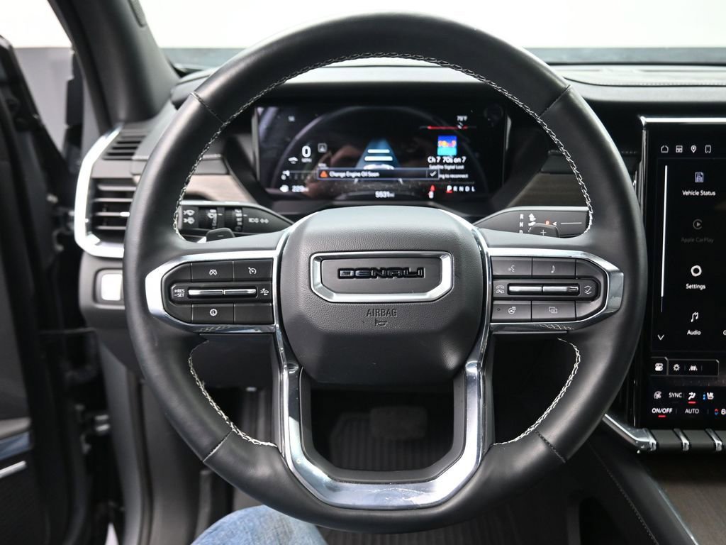 Used 2024 GMC Acadia Denali image 6