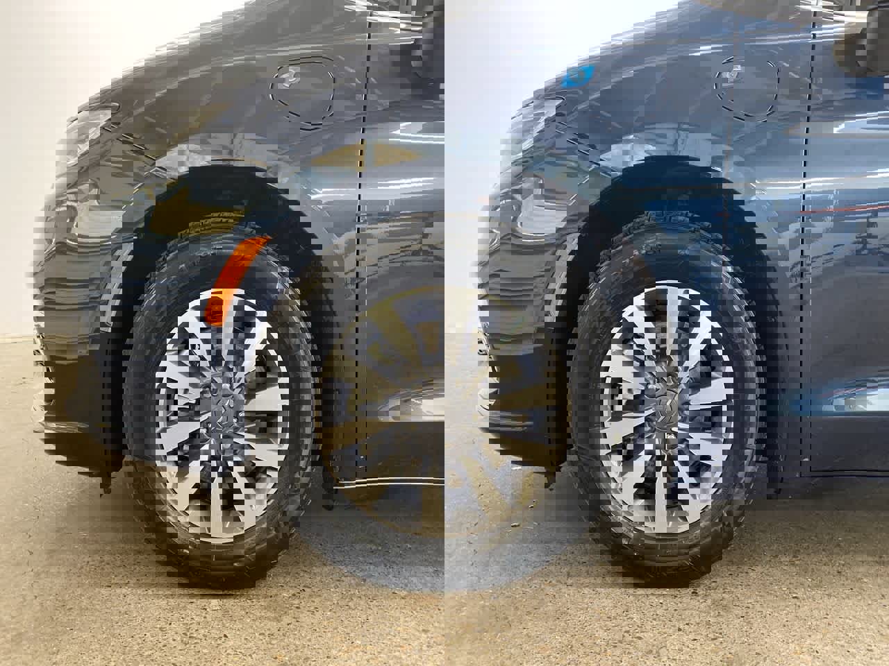 Used 2023 Chrysler Pacifica Touring-L image 12