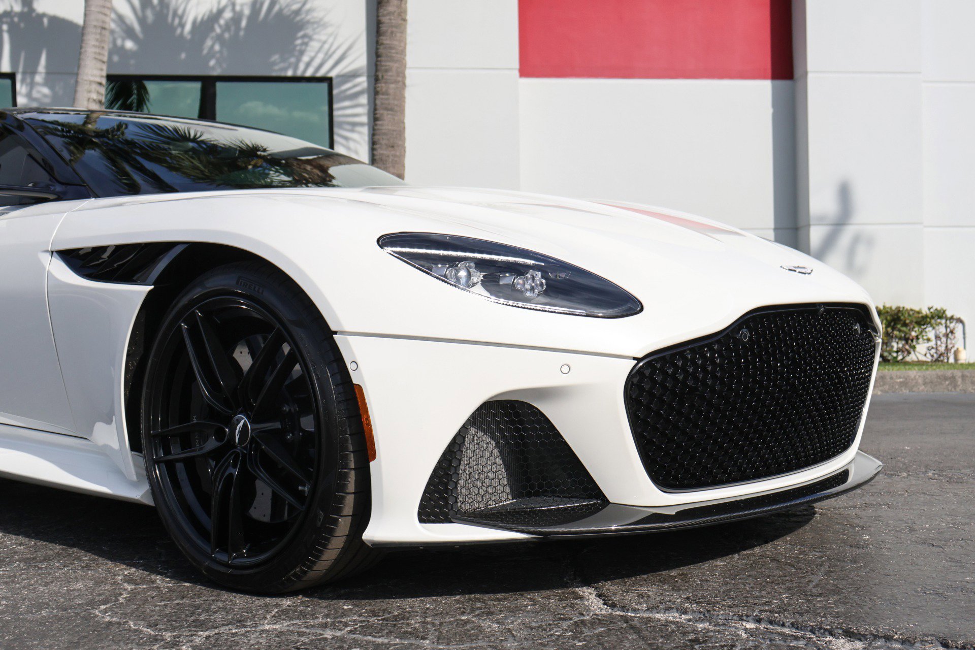 Used 2019 Aston Martin DBS Superleggera image 17