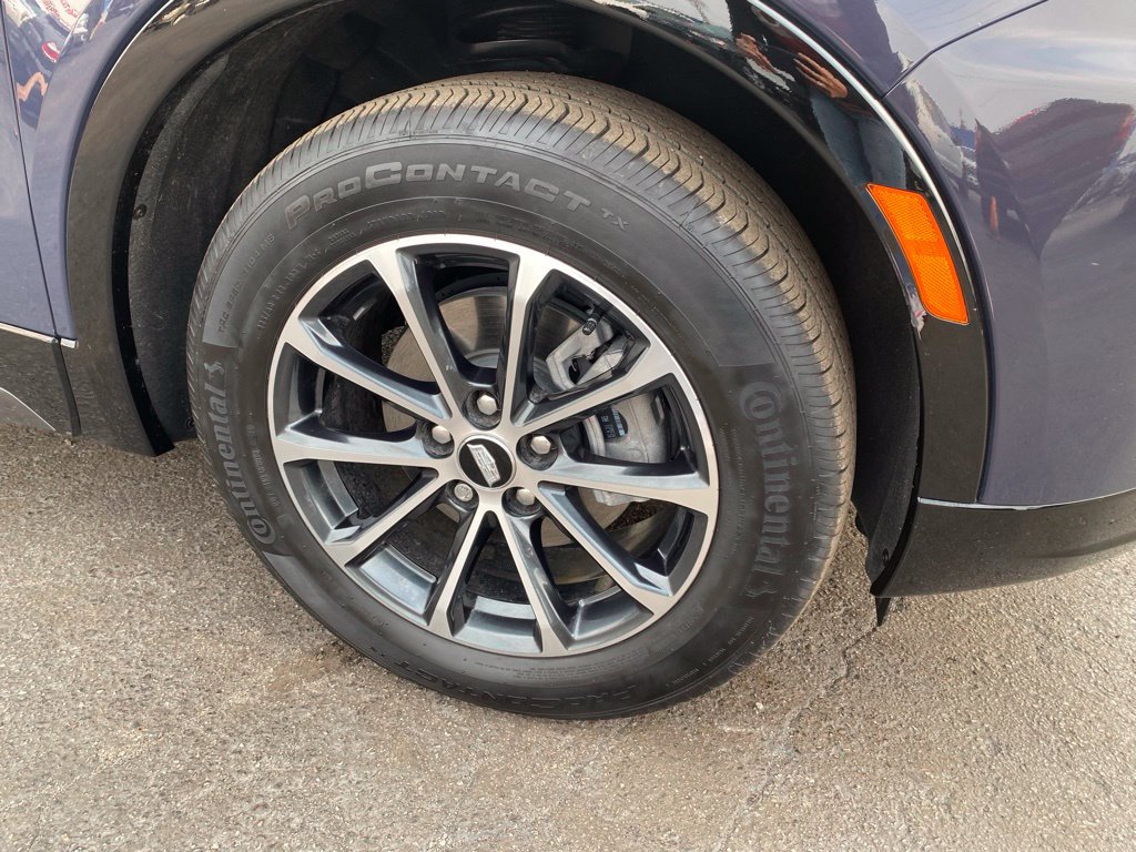Used 2025 Cadillac XT4 Sport w/ LPO, Floor Liner Package AWD/4WD image 30