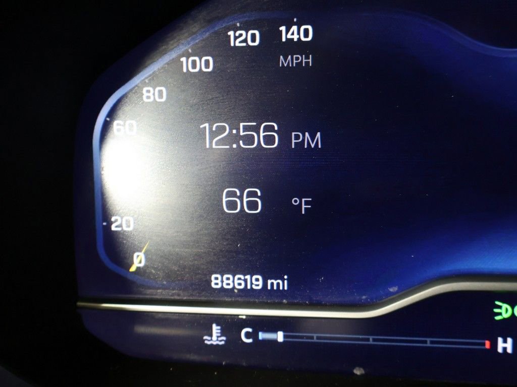 Used 2023 Chevrolet Suburban Premier AWD/4WD image 43