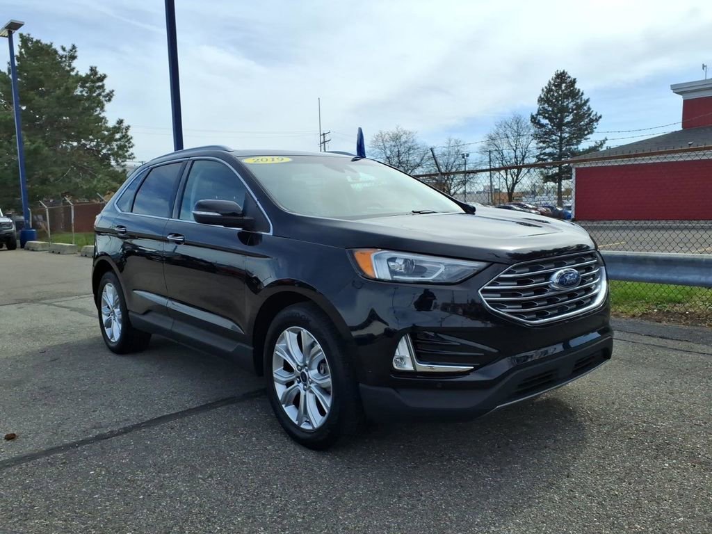 Certified 2020 Ford Edge Titanium image 3