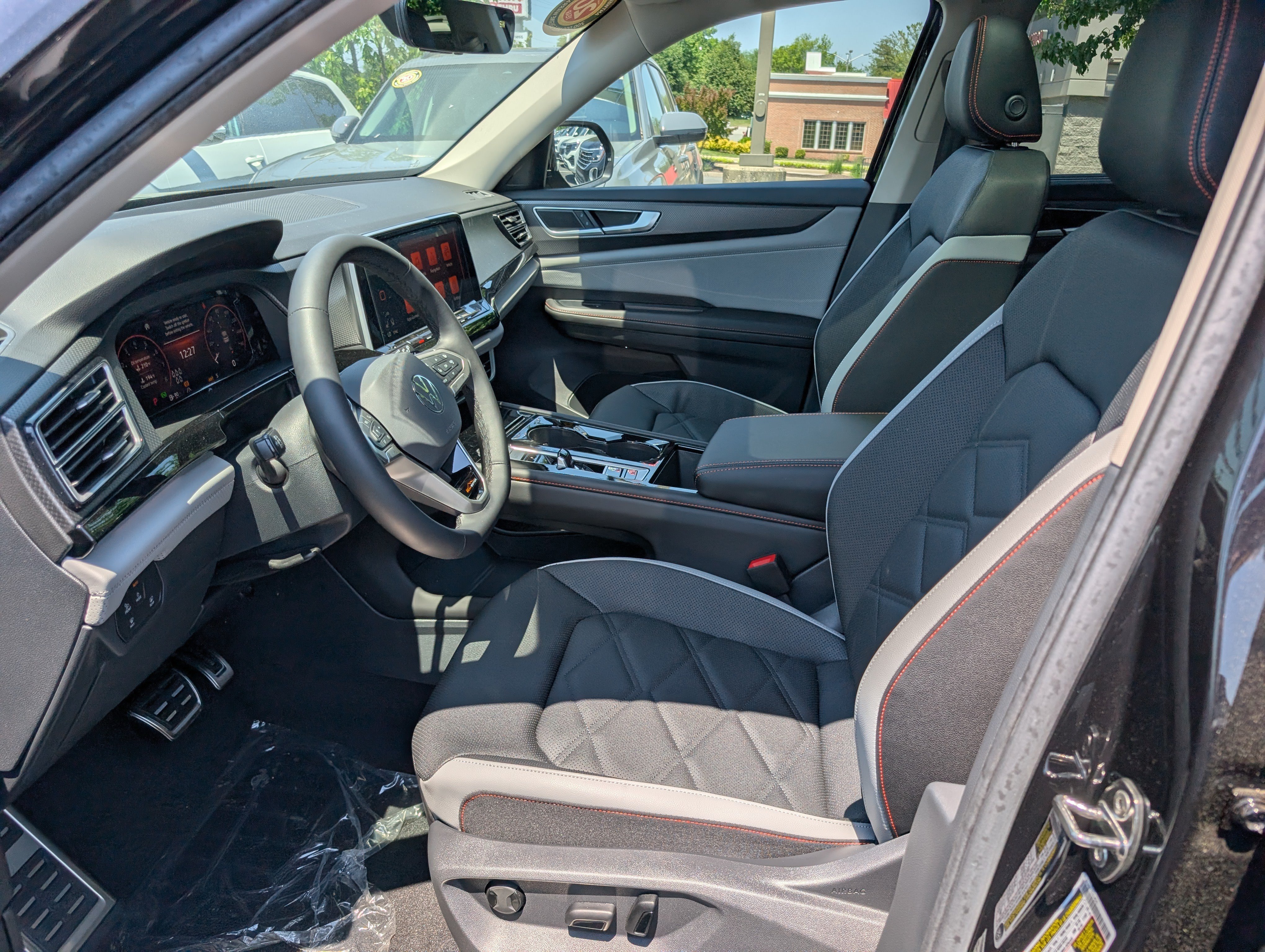New 2026 Volkswagen Atlas Peak Edition AWD/4WD image 17
