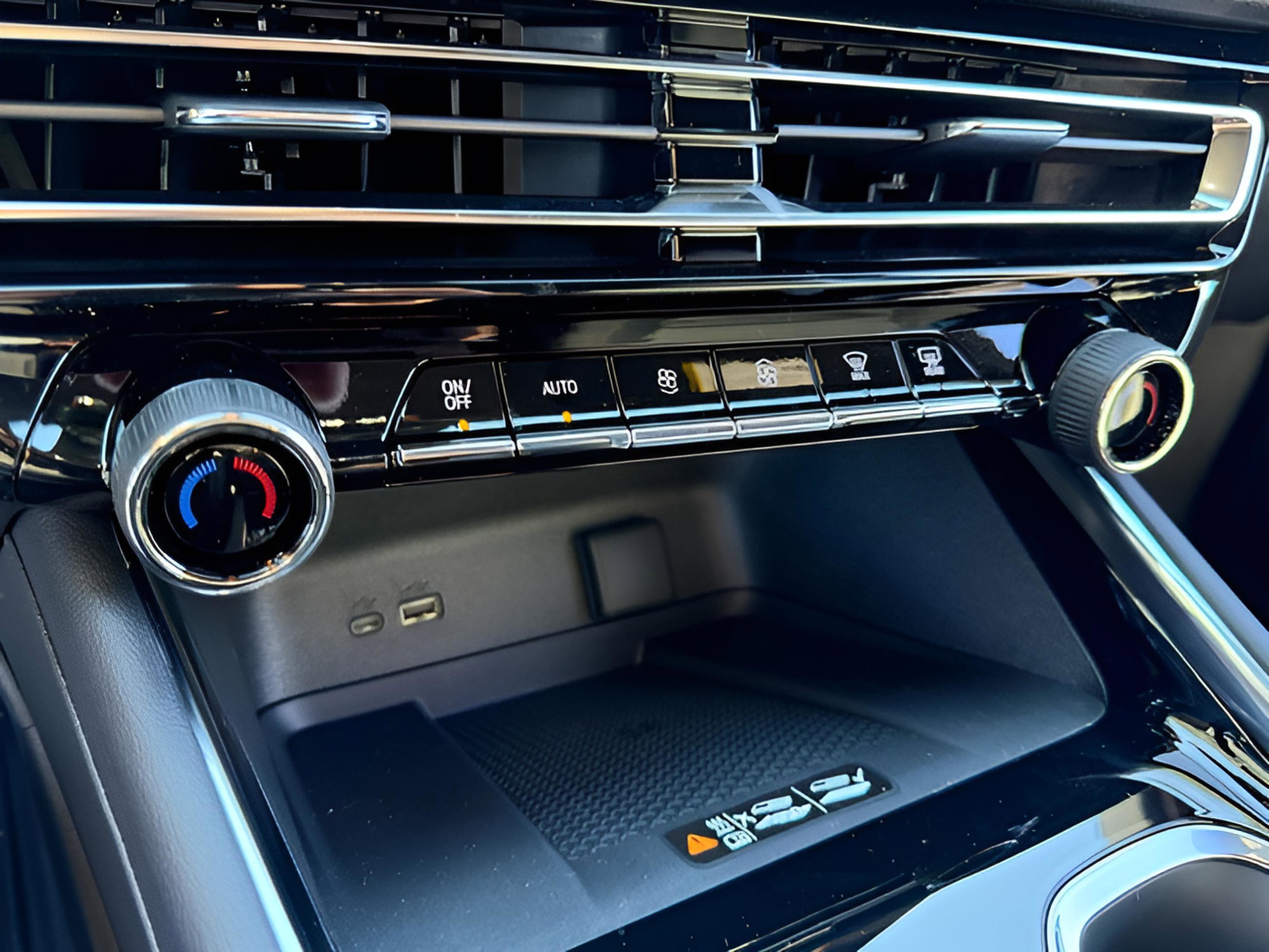 New 2026 Chevrolet Traverse Z71 w/ Driver Confidence Package image 14