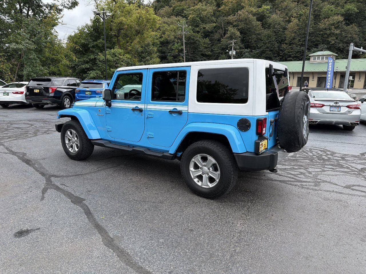Used 2017 Jeep Wrangler Unlimited Sahara w/ Quick Order Package 24E Chief AWD/4WD image 6