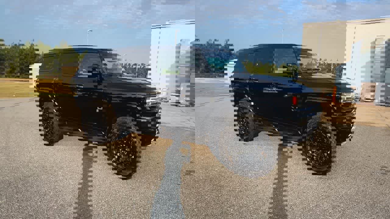 New 2026 GMC Hummer EV SUV image 2