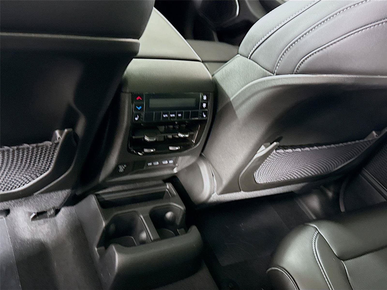 New 2026 Jeep Grand Cherokee L Limited w/ Luxury Tech Group II AWD/4WD image 19