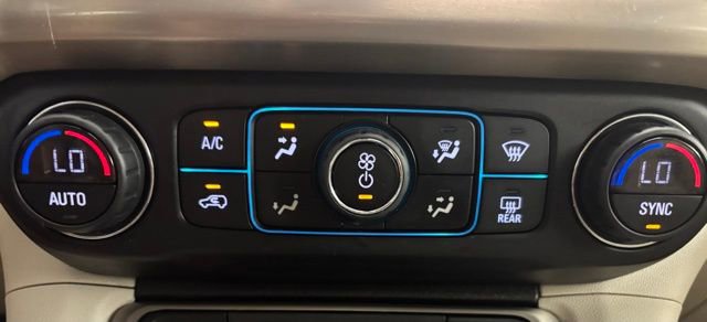 Used 2022 GMC Acadia Denali w/ Denali Ultimate Package image 38