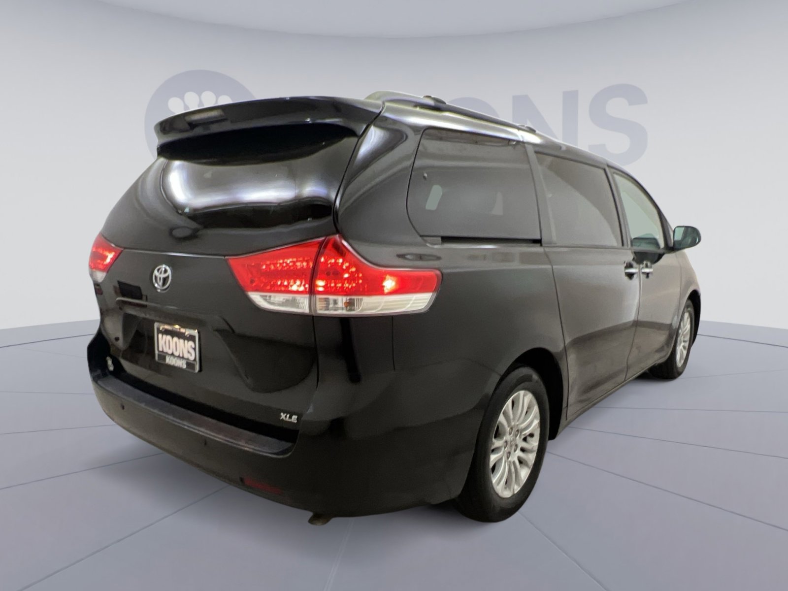 Used 2013 Toyota Sienna XLE image 8