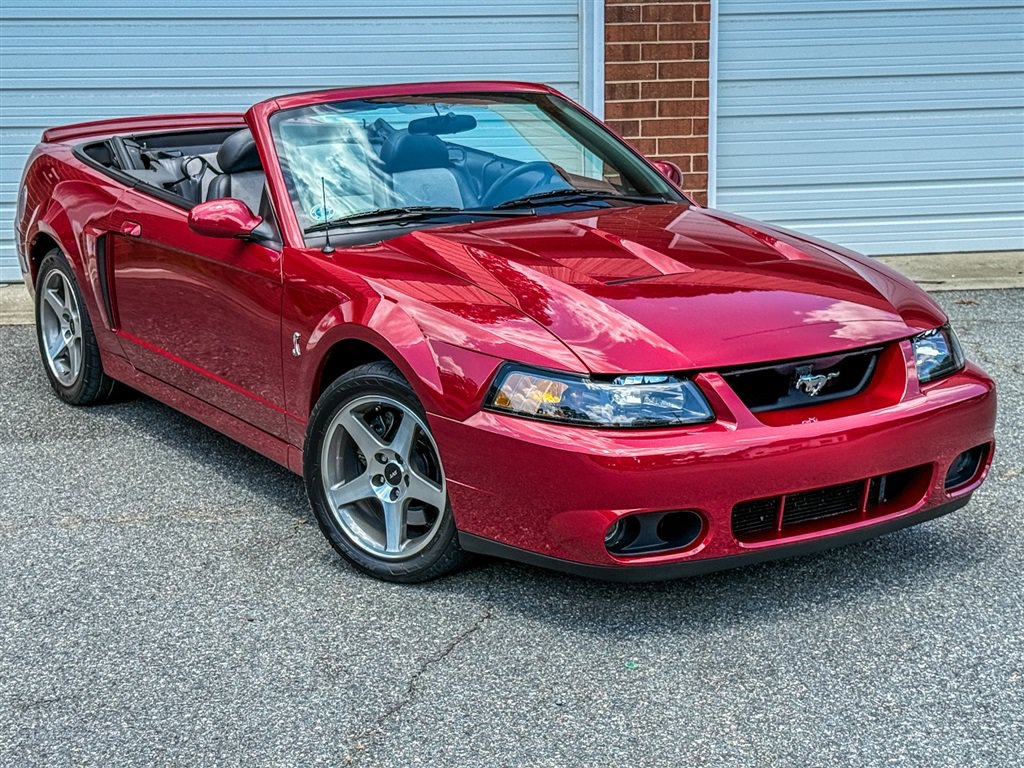 Used 2004 Ford Mustang Cobra RWD image 31