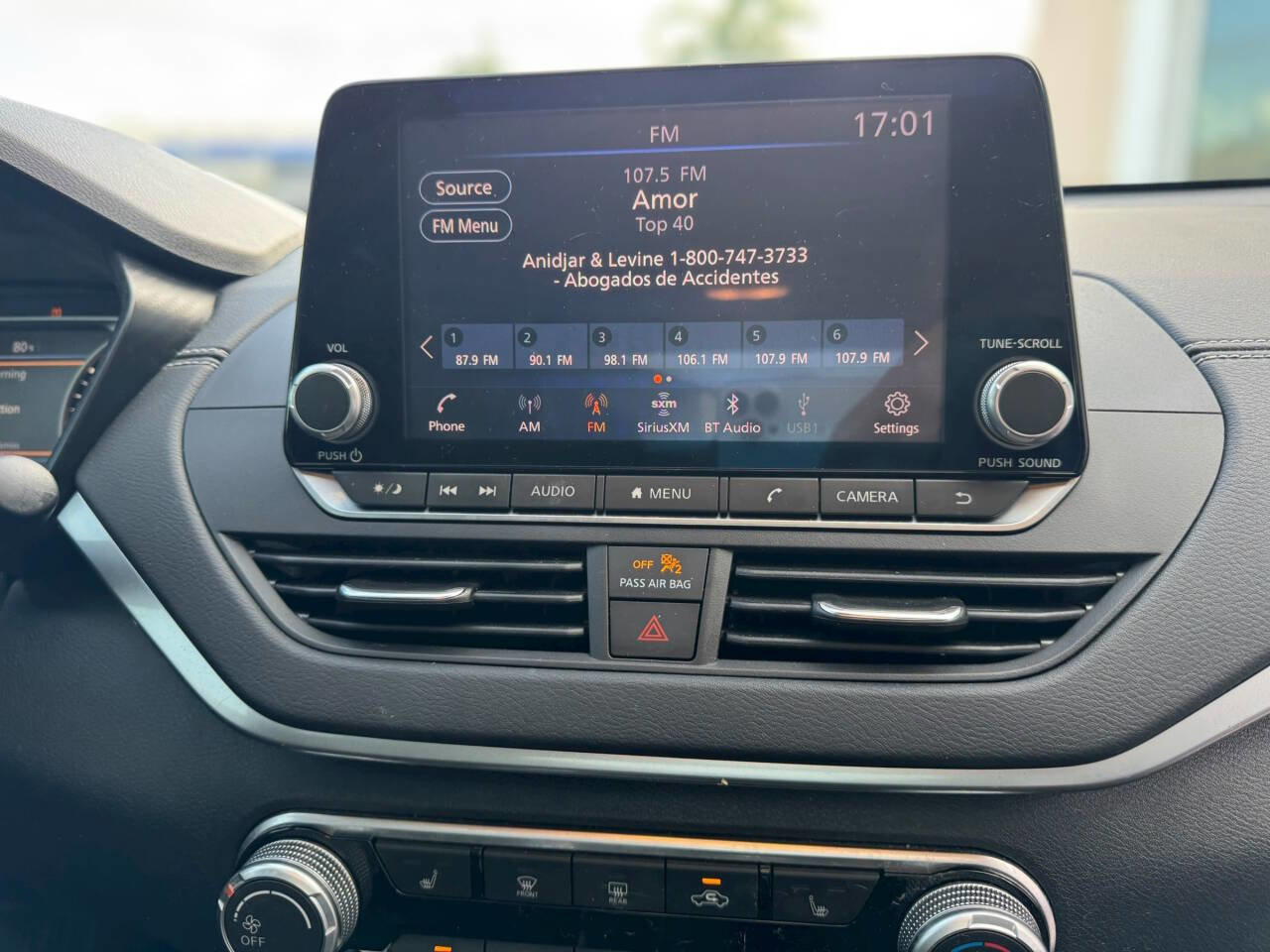 Used 2021 Nissan Altima 2.5 SV w/ SV Premium Package image 32