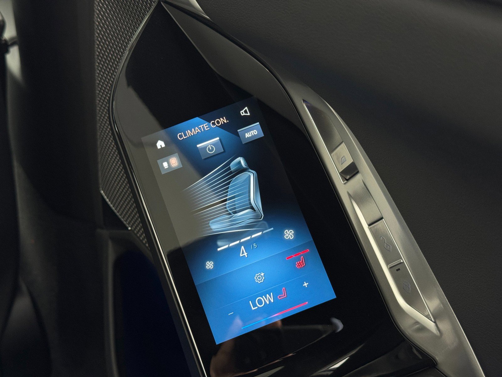 Used 2024 BMW i7 eDrive50 w/ Premium Package image 41