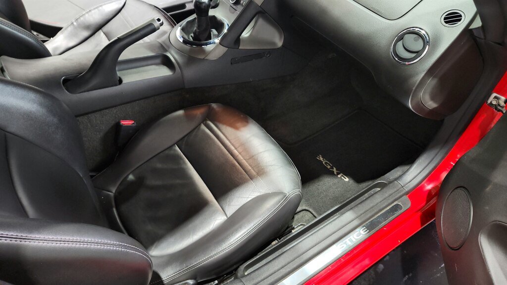 Used 2008 Pontiac Solstice GXP w/ Premium Package RWD image 32