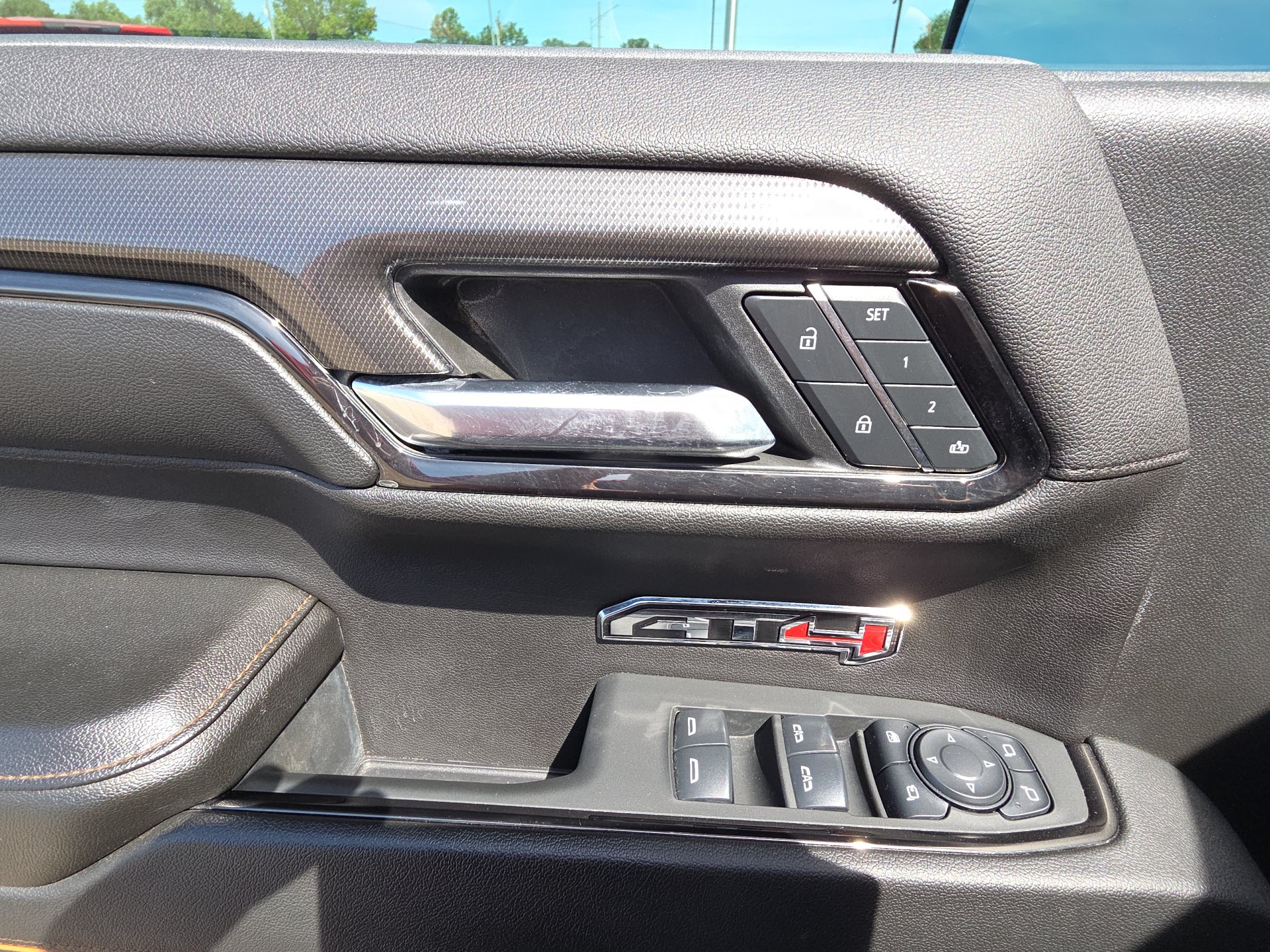 Used 2024 GMC Sierra 1500 AT4 w/ Technology Package AWD/4WD image 15