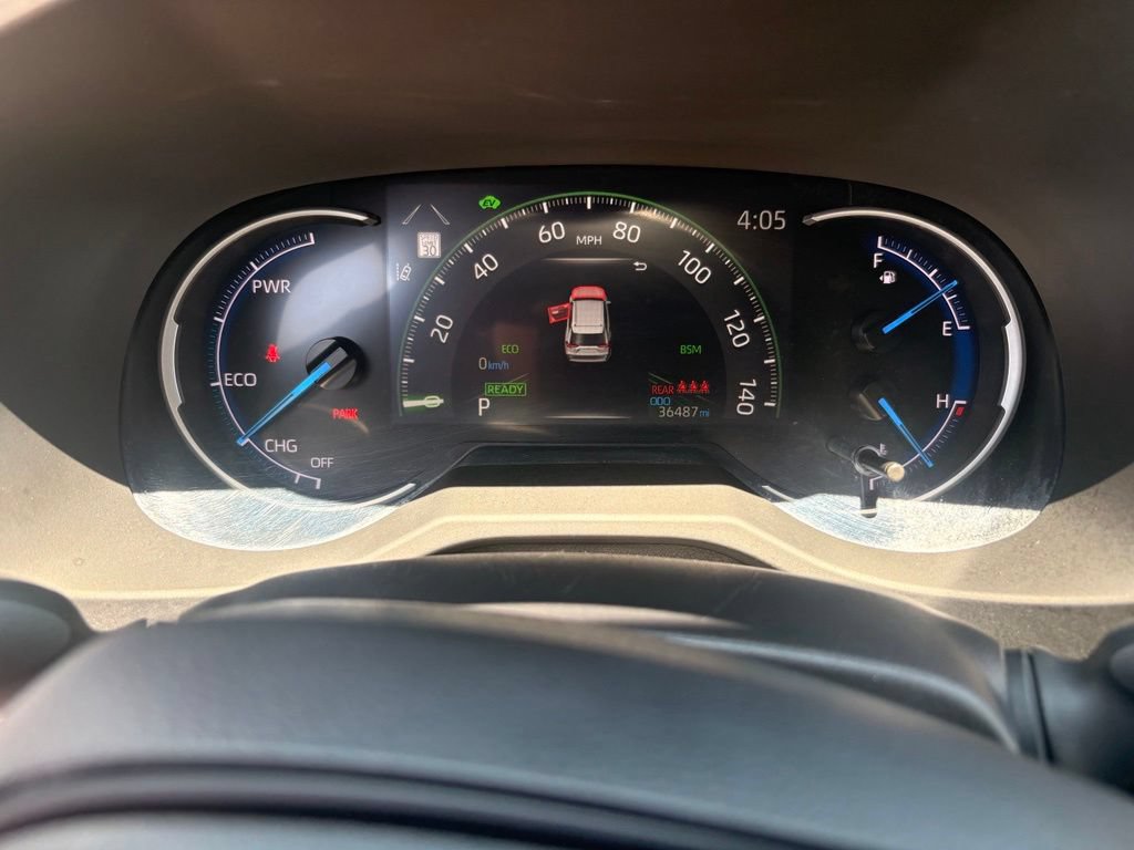 Used 2025 Toyota RAV4 XLE AWD/4WD image 11