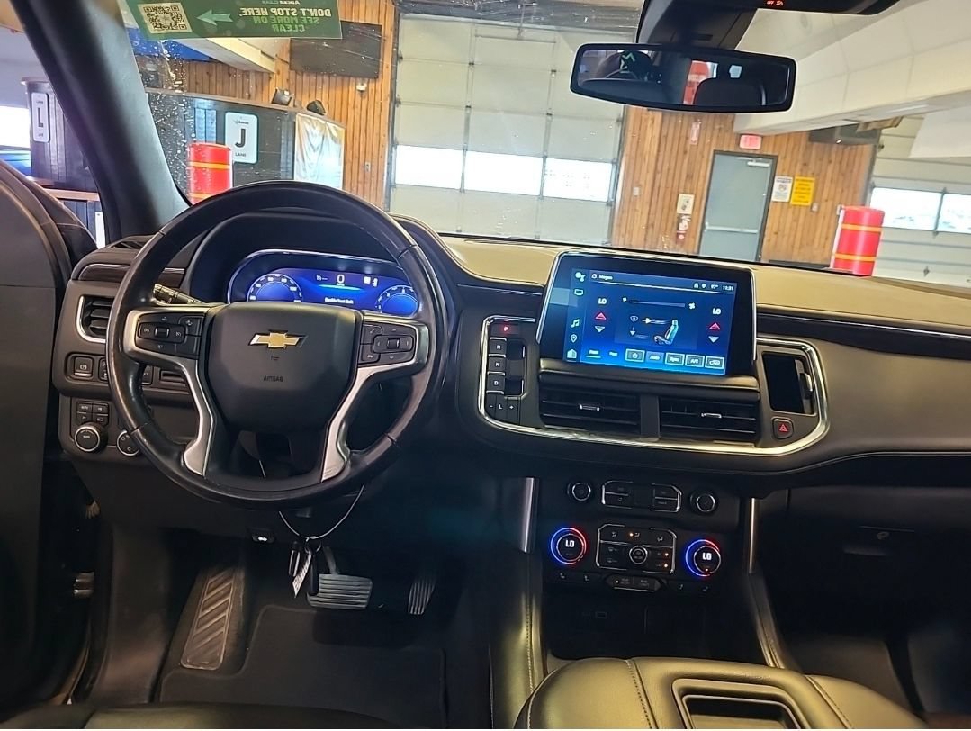 Used 2022 Chevrolet Suburban LT AWD/4WD image 10