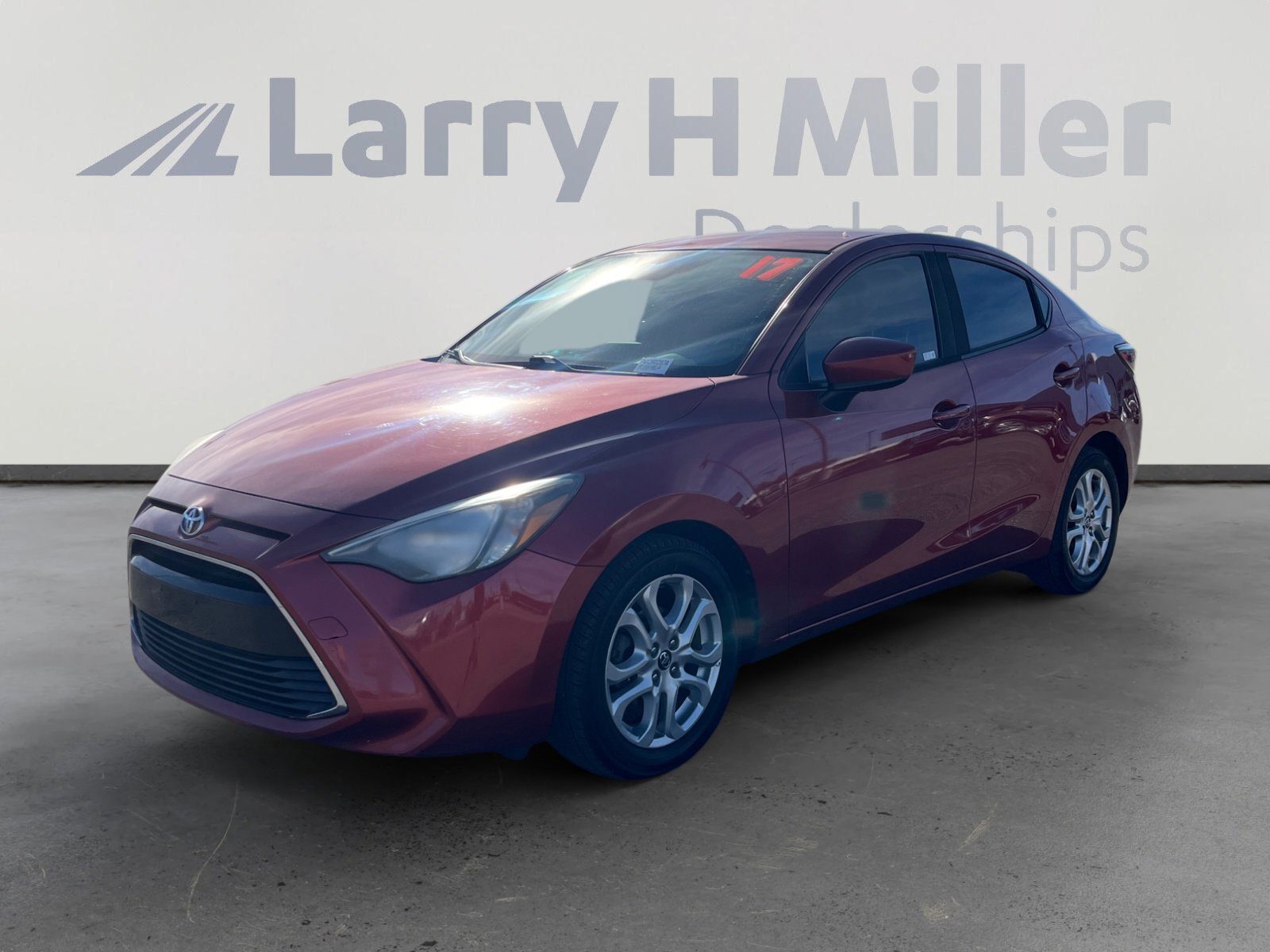 Used 2017 Toyota Yaris iA image 1