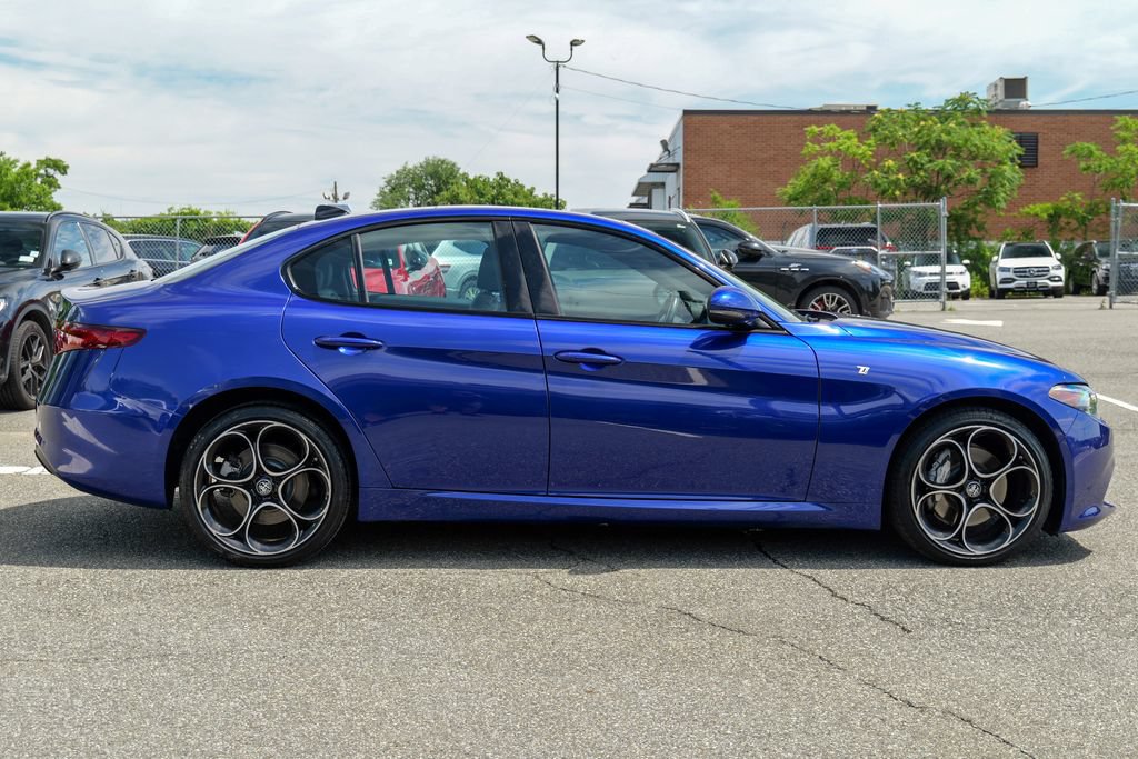 Used 2022 Alfa Romeo Giulia Ti AWD/4WD image 8