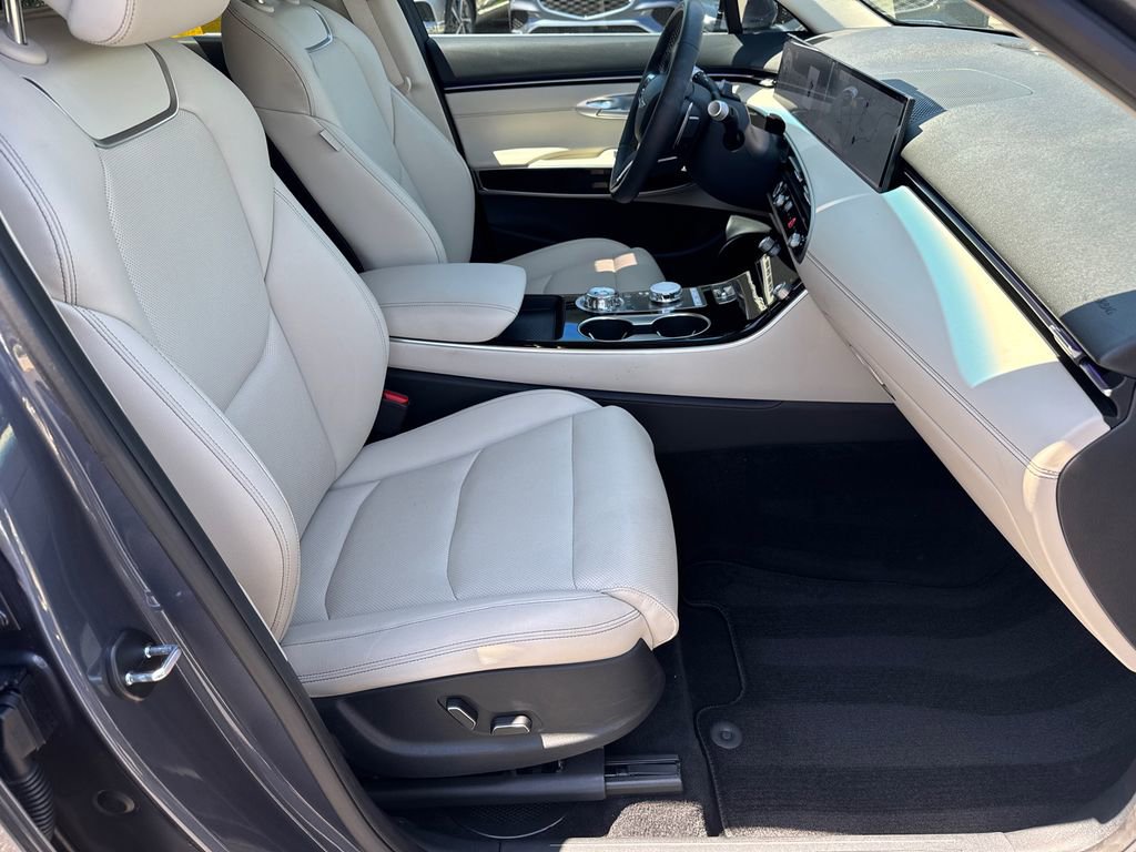 Used 2026 Genesis GV70 2.5T AWD/4WD image 13