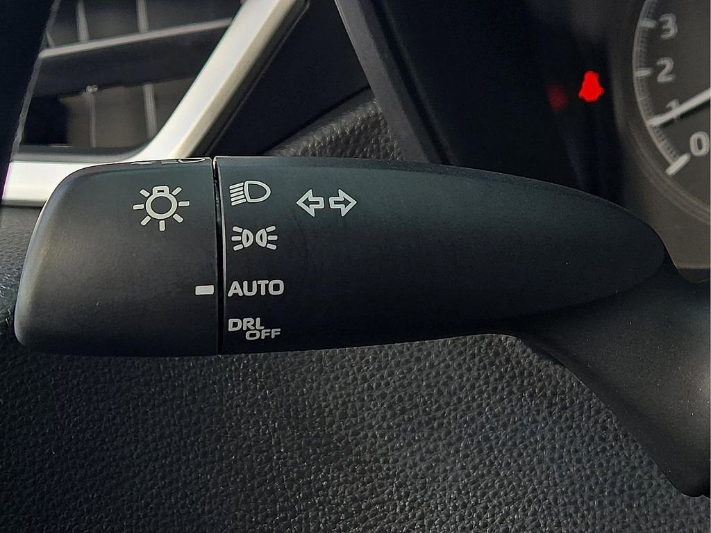 Used 2022 Toyota Corolla LE image 18