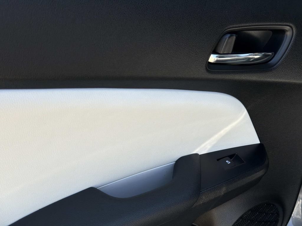Used 2017 Toyota Prius Prime Advanced FWD image 20