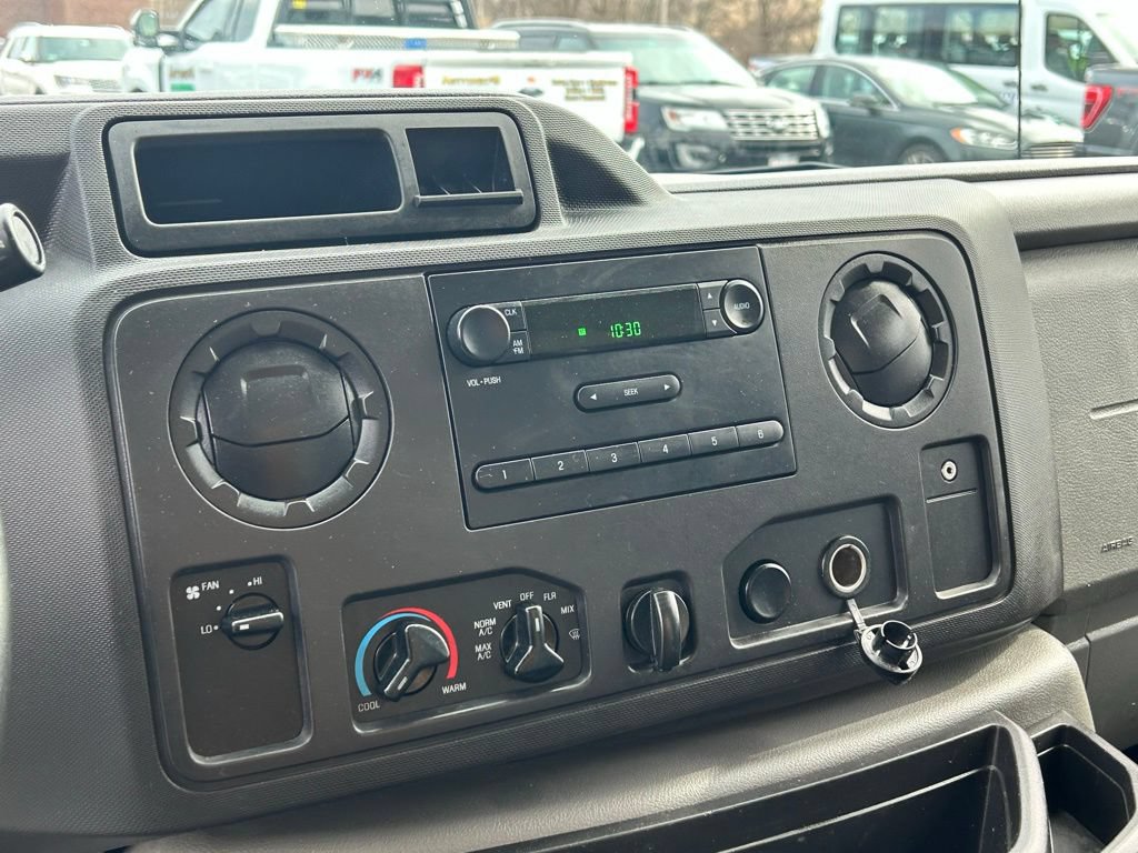 Used 2019 Ford E-350 and Econoline 350 Super Duty RWD image 16