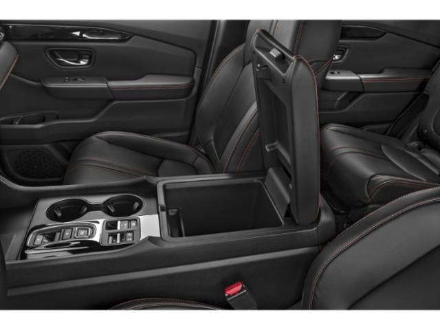 Used 2025 Honda Pilot TrailSport image 14