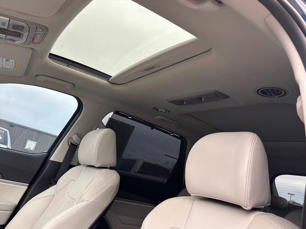 Used 2024 Kia Telluride SX w/ Towing Package image 5