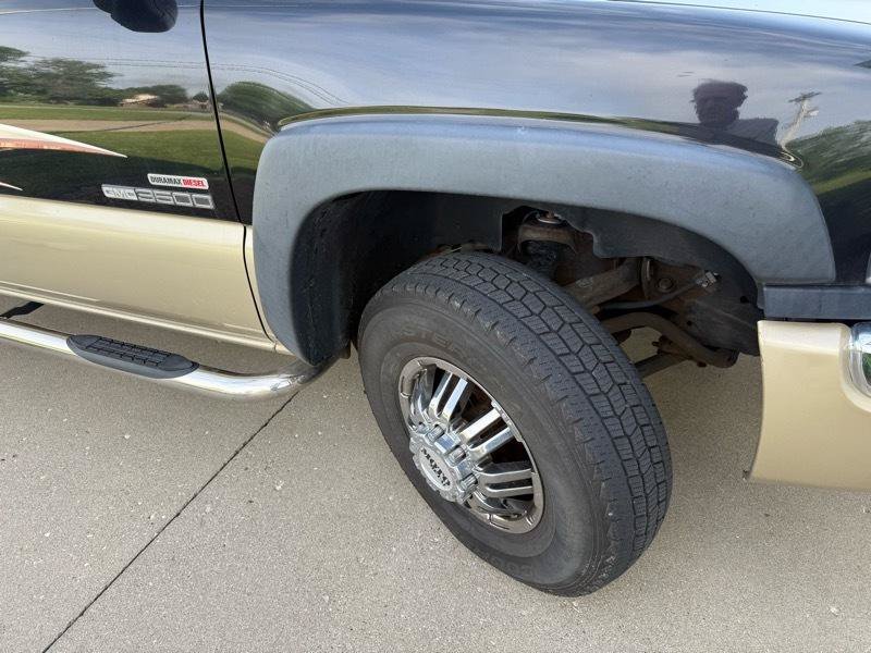 Used 2005 GMC Sierra 3500 SLT w/ Heavy-Duty Power Package AWD/4WD image 6