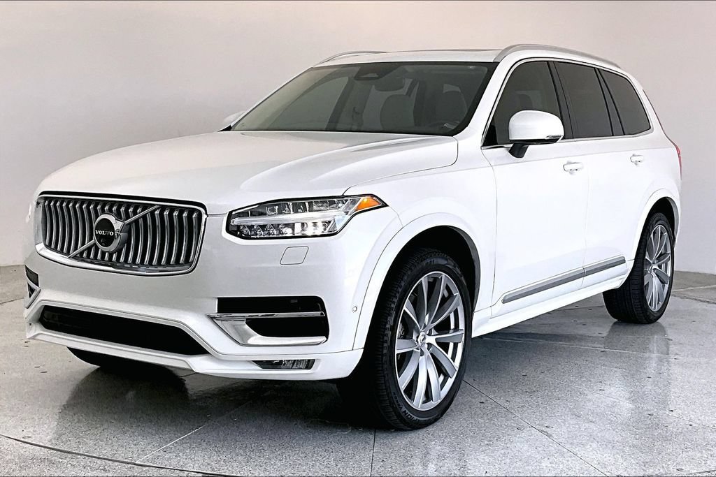 Certified 2025 Volvo XC90 B6 Plus w/ Protection Package Premier AWD/4WD image 14