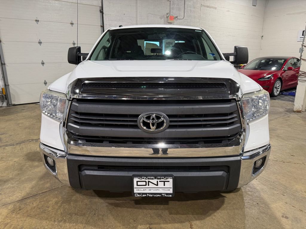 Used 2015 Toyota Tundra SR5 w/ SR5 Upgrade Package AWD/4WD image 2