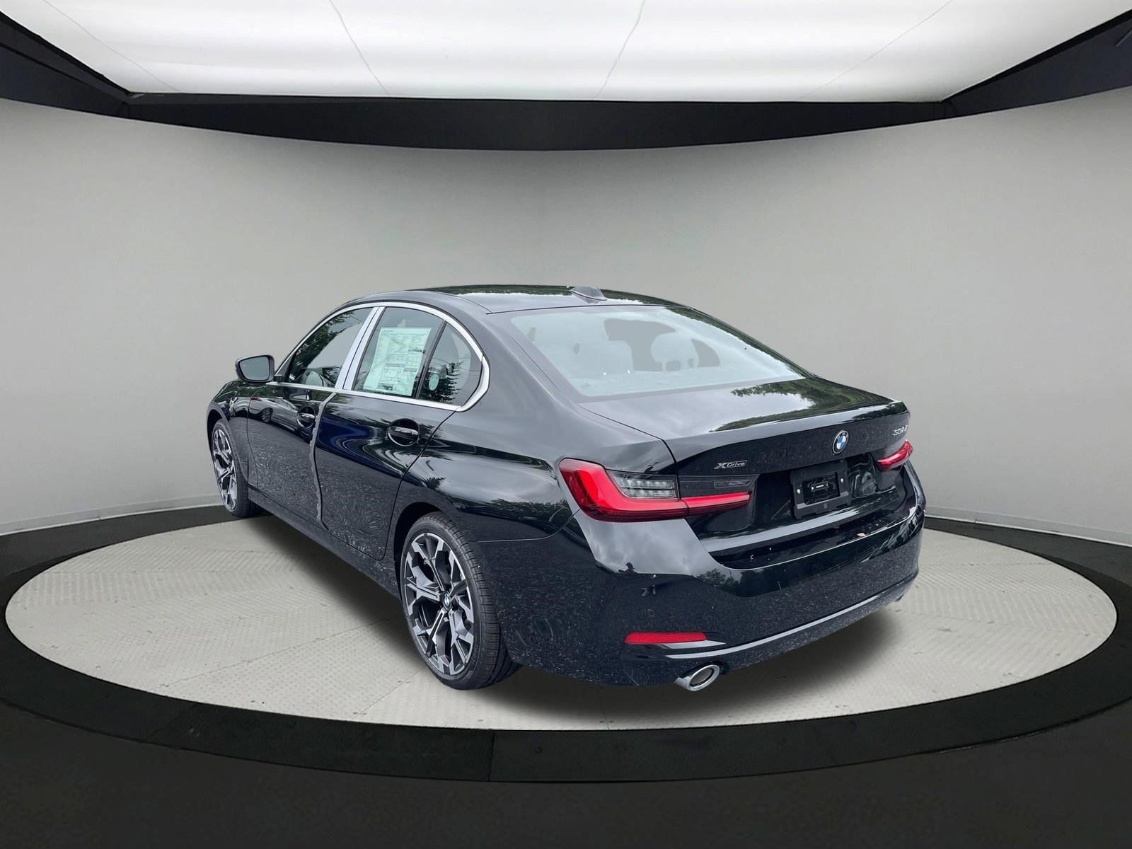 Used 2026 BMW 330i xDrive Sedan w/ Premium Package AWD/4WD image 5