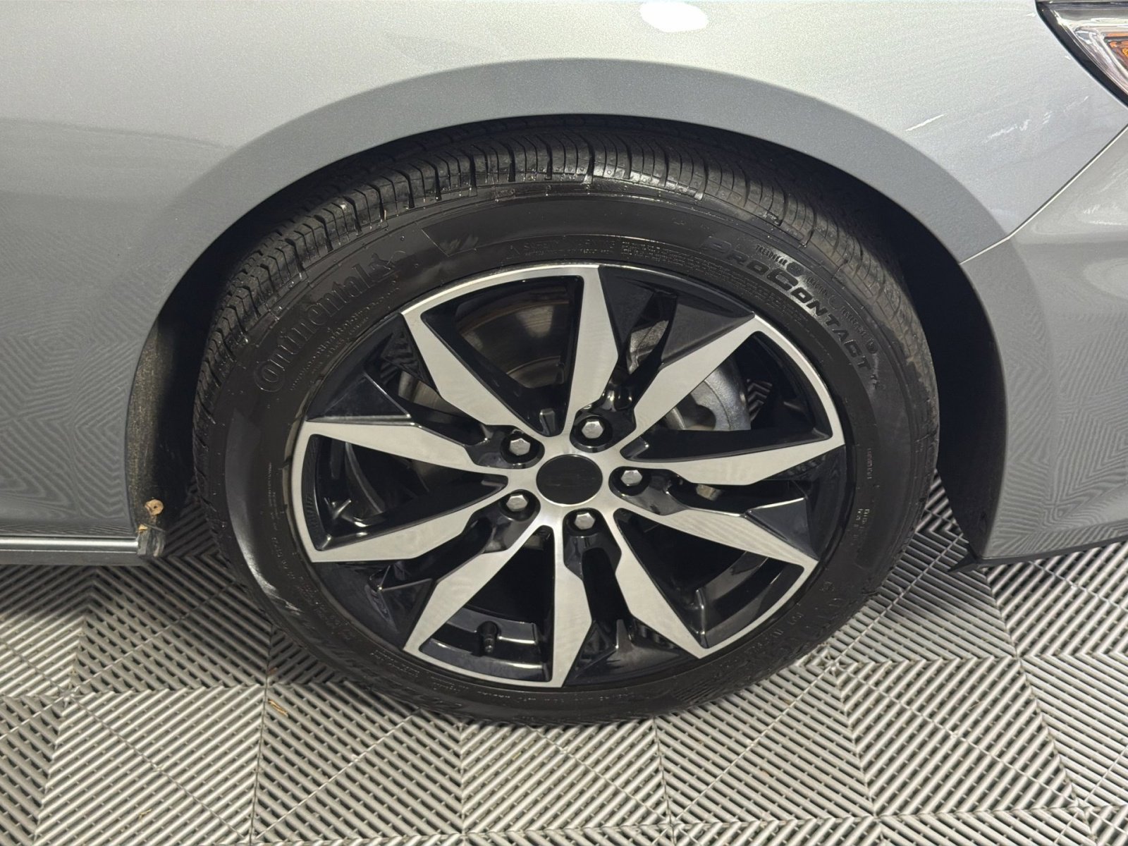 Used 2024 Chevrolet Malibu RS FWD image 12