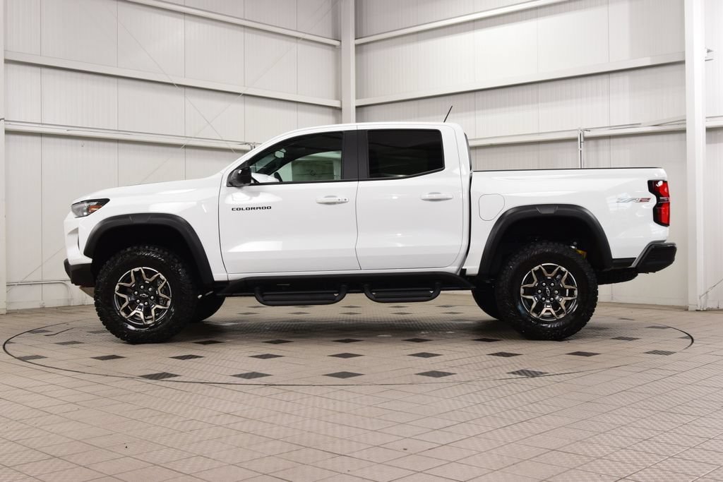 New 2026 Chevrolet Colorado ZR2 w/ Technology Package AWD/4WD image 4