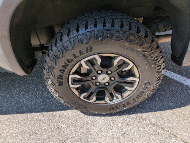 Used 2025 Chevrolet Silverado 1500 ZR2 w/ Technology Package image 12
