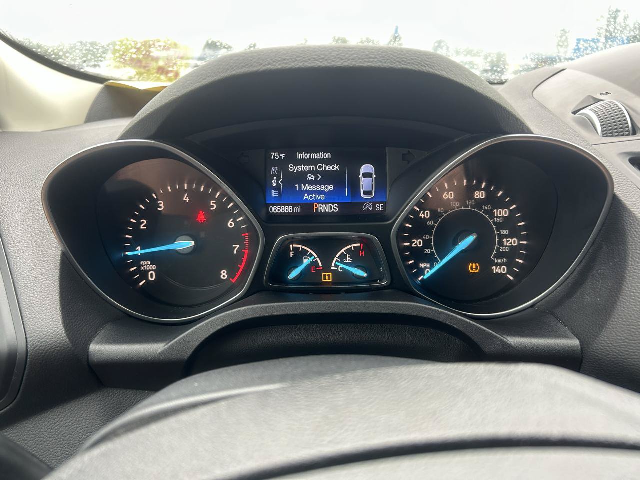 Used 2017 Ford Escape SE w/ Equipment Group 201A FWD image 21