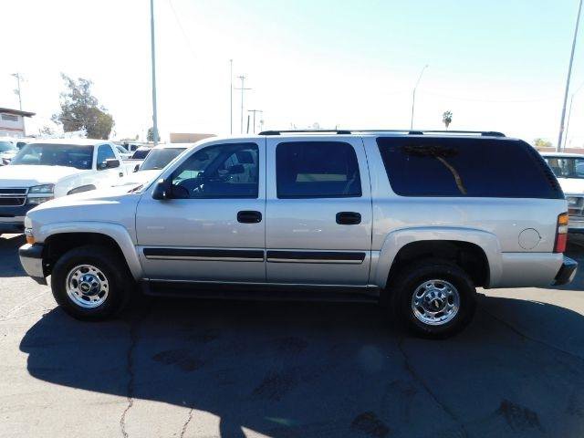 Used 2004 Chevrolet Suburban 2500 LS w/ Preferred Equipment Group image 4