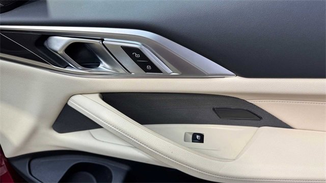 Used 2025 BMW M440i Convertible image 17