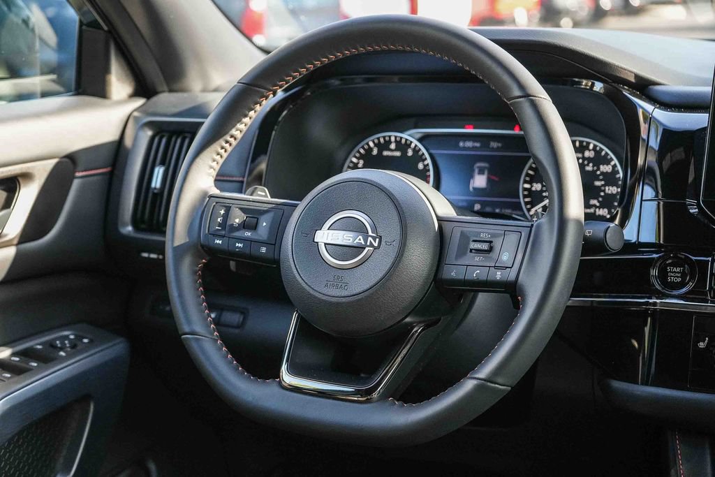 Used 2025 Nissan Pathfinder Rock Creek AWD/4WD image 16