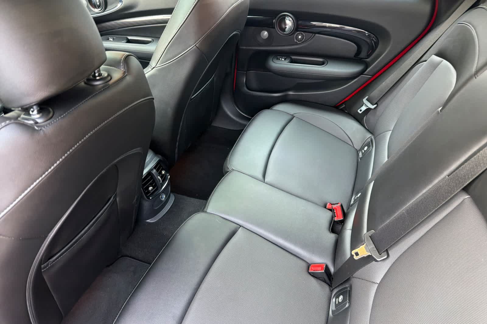 Used 2017 MINI Cooper Clubman ALL4 AWD/4WD image 4