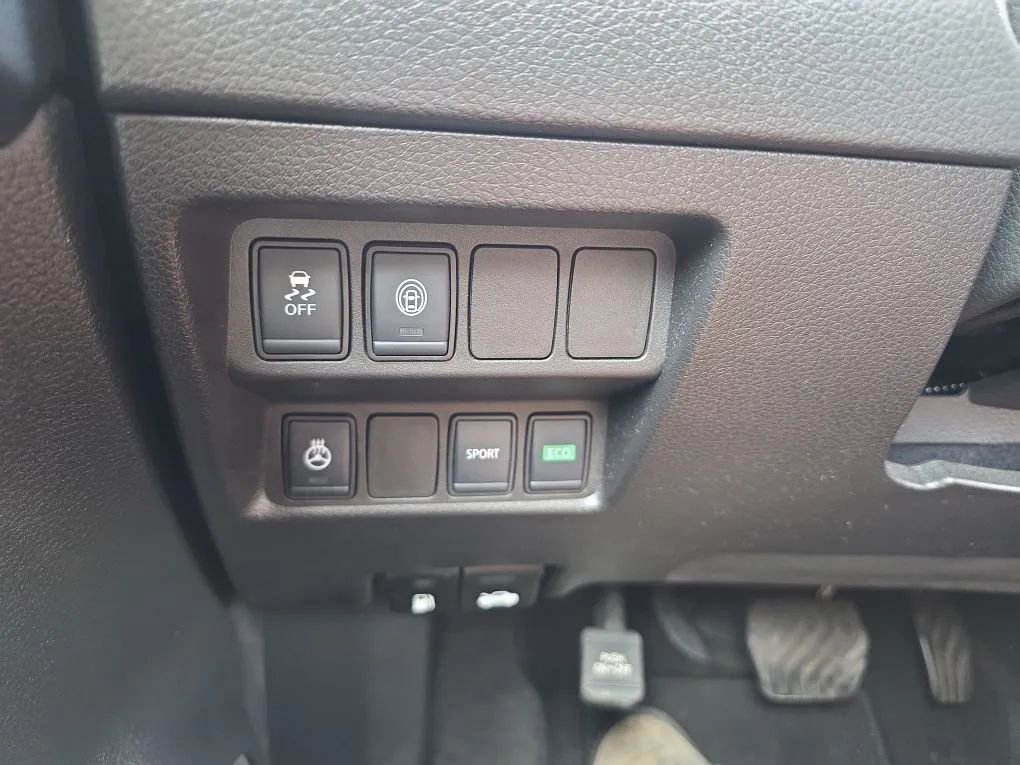 Used 2021 Nissan Rogue Sport SV FWD image 23