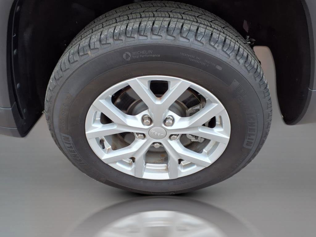 Used 2023 Jeep Grand Cherokee L Limited image 7