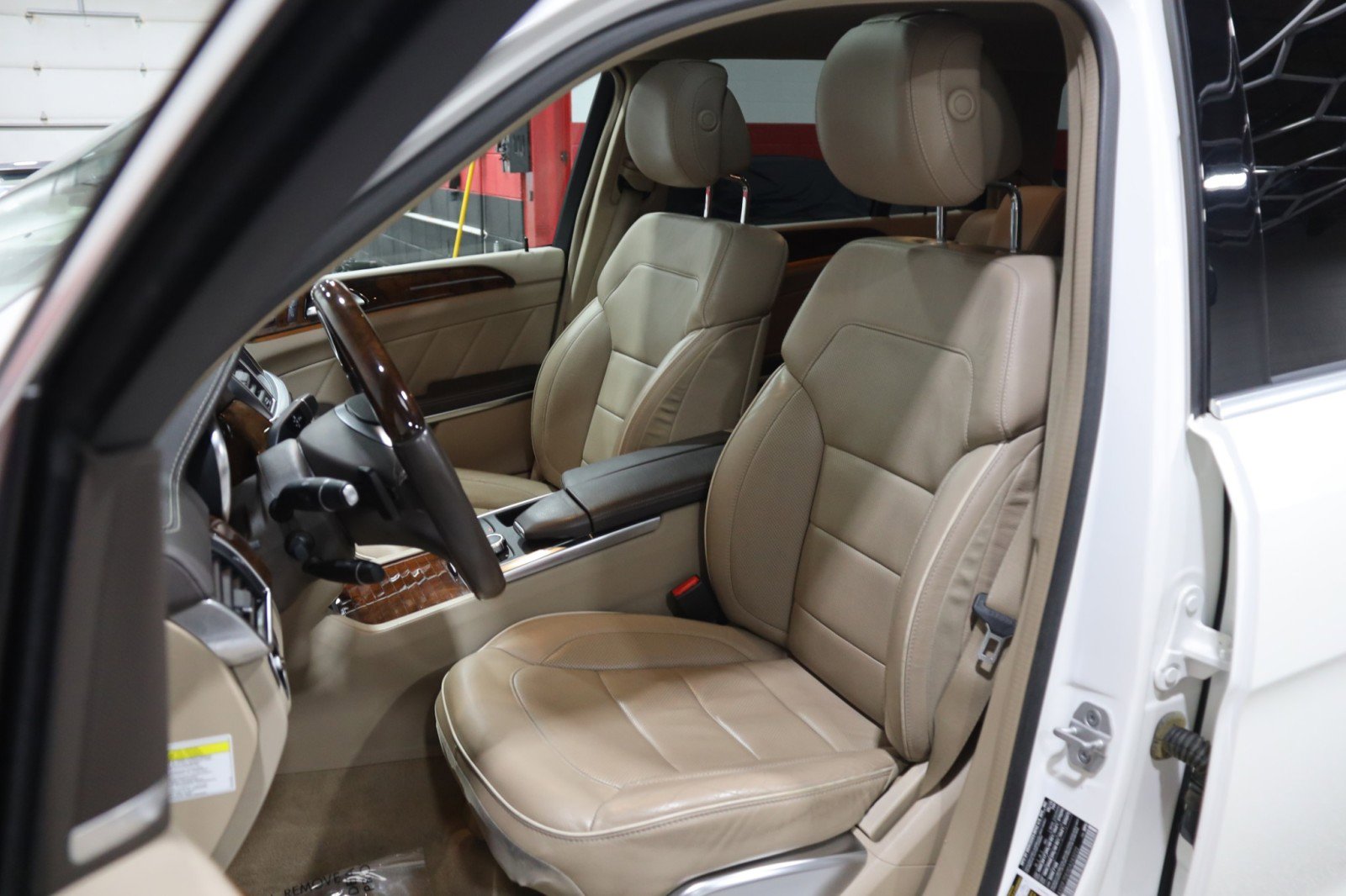 Used 2013 Mercedes-Benz GL 550 4MATIC AMG Sport 4dr Suv image 37