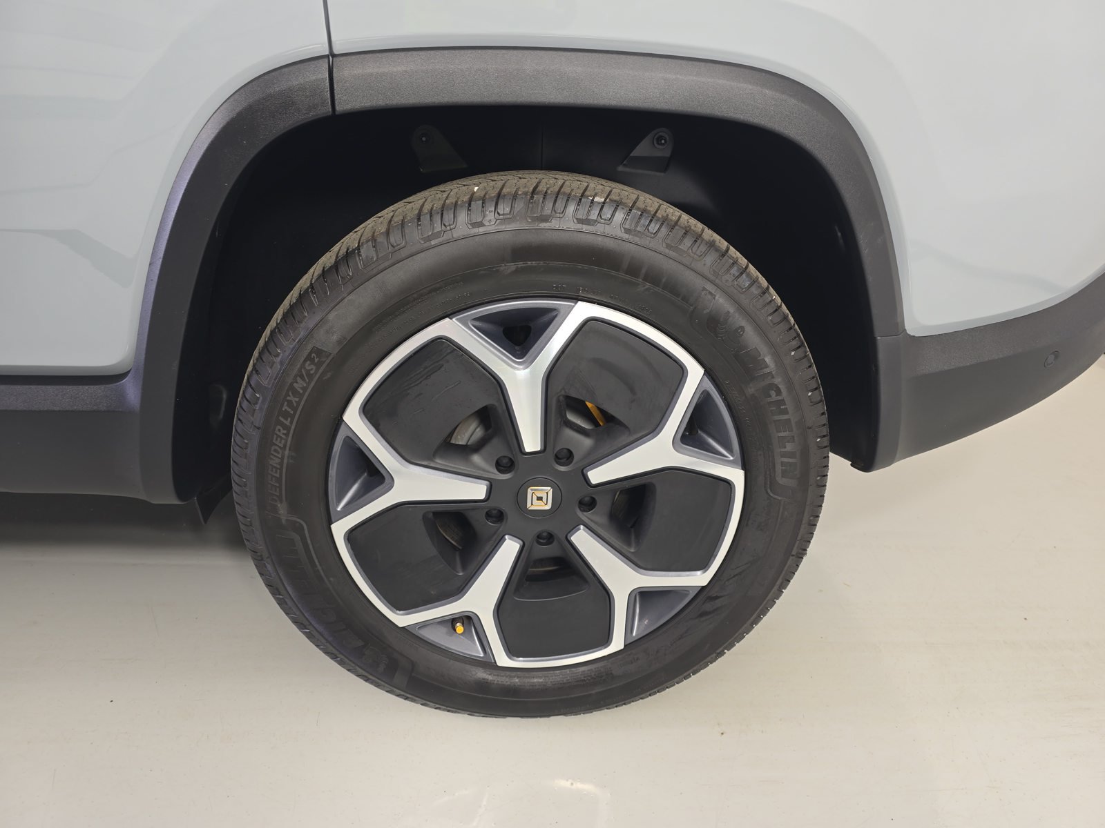 Used 2024 Rivian R1S Adventure Quad AWD/4WD image 10