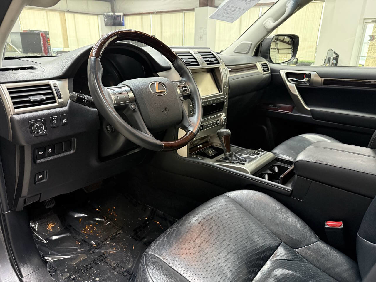 Used 2015 Lexus GX 460 w/ Premium Package AWD/4WD image 19