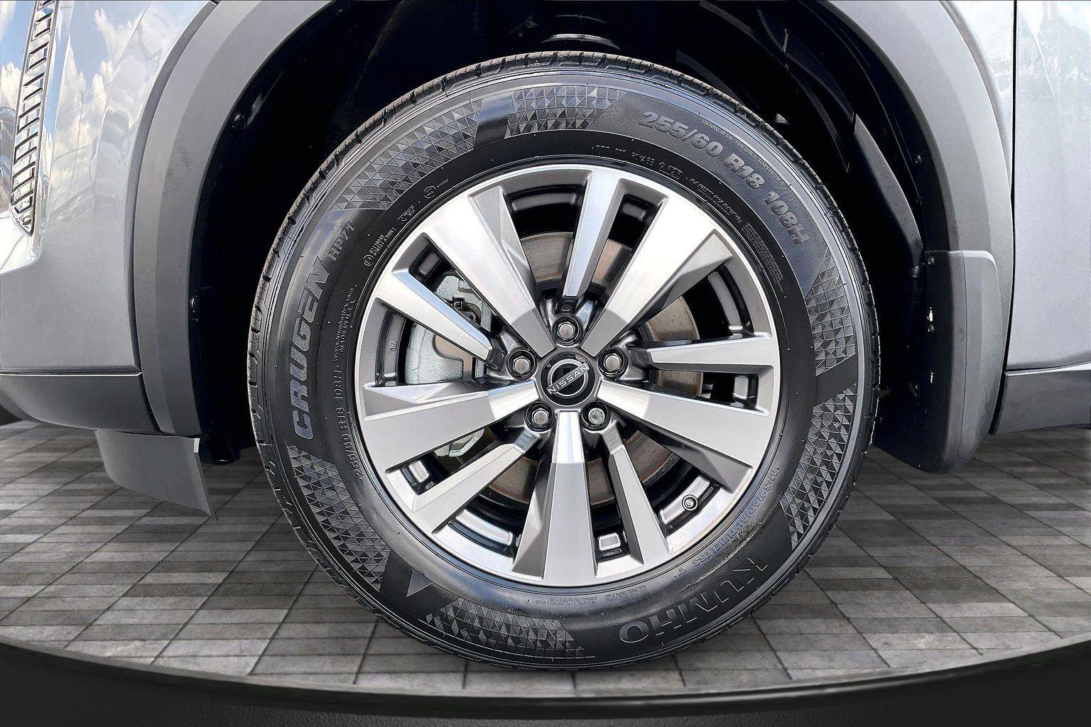 New 2026 Nissan Pathfinder SL image 12